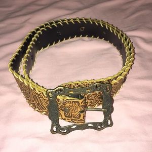 Cute belt. Great condition